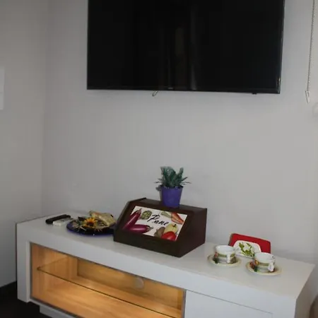 Aethalia Rooms Bed & Breakfast 4*