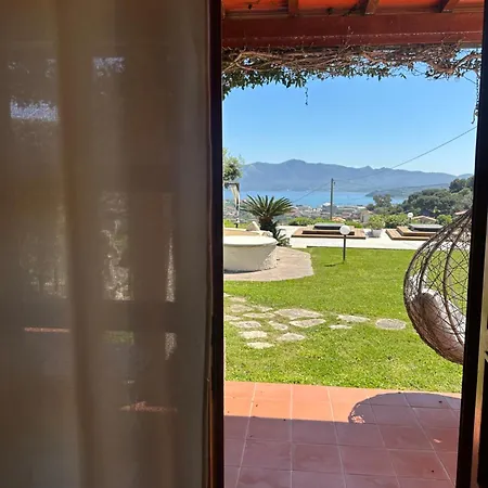 Aethalia Rooms Bed & Breakfast 4*