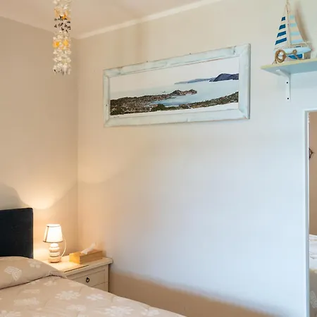 Aethalia Rooms Bed & Breakfast 4*