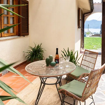 Aethalia Rooms Bed & Breakfast