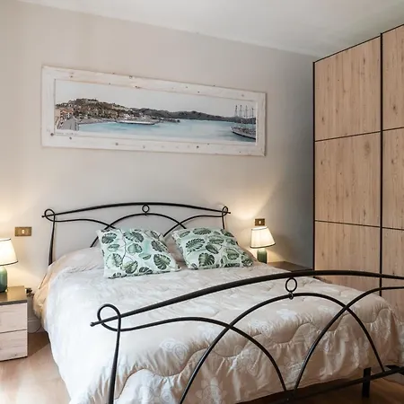 Aethalia Rooms Bed & Breakfast 4*