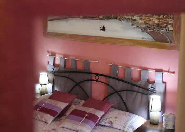 Aethalia Bed & Breakfast 4*